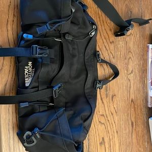North face Fanny pack in EUC. Two water bottle holders. Large carrying capacity